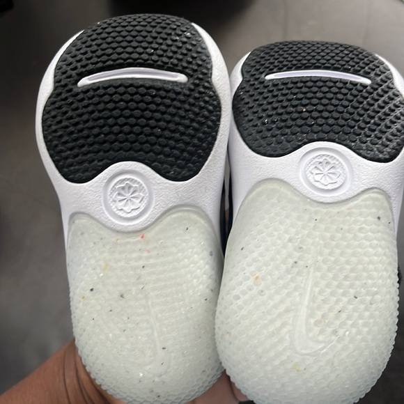 Nike Explor Next Nature..Size 4C - Picture 4 of 4